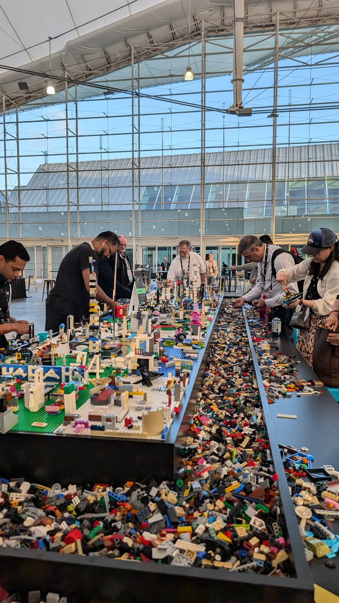 hirammrom's tweet photo. final update on Lego city at #AU2024 https://t.co/oIuBOuRgMD