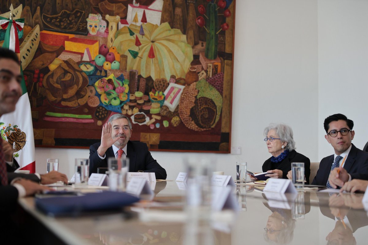 COMUNICADO. “Canciller de la Fuente celebra reunión virtual con las 162 representaciones de México en el exterior.”

gob.mx/sre/prensa/can…