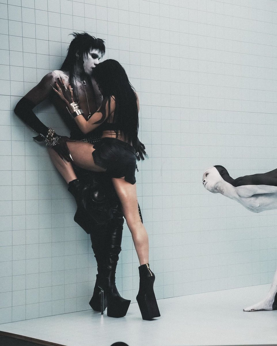 twigs &amp; yves tumor <3