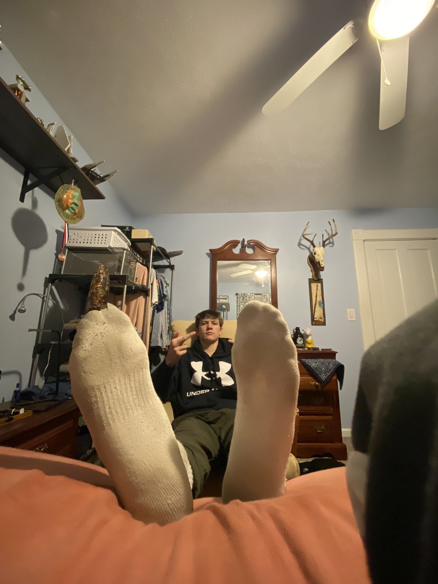 MasterLbird's tweet image. Warship my soles you dirty little degenerate scumbags. Get in my dms for more.

#Findom #Cashmaster #Feetfetish #Poppers #Cashfag #Paypig #Cuck #Worship #Finsub #Soles #Feet #Teen #Submissive #Humanatm #Mindcontrol #Tribute #Gooner #drain