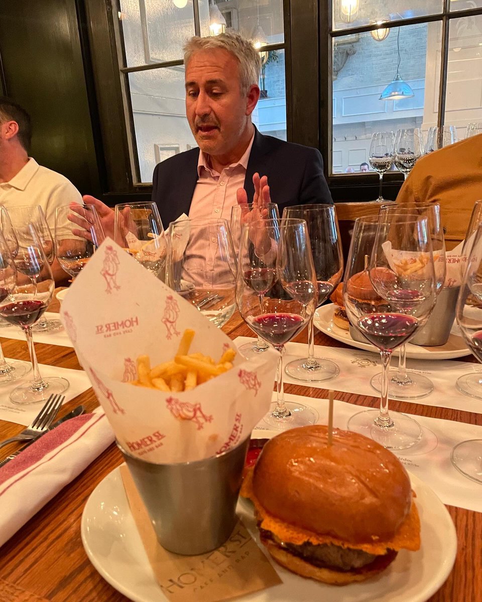 winesyndicate's tweet photo. Burgers and Bordeaux! What a treat to have Gerard Blanloeil, Managing Director for @Clarendelle join us in Vancouver today! Our @Coravin sure came in handy to taste the 2010 @ChateauHaut 🇫🇷 Quelle plaisir! Merci beaucoup! https://t.co/mOP0gs19hh