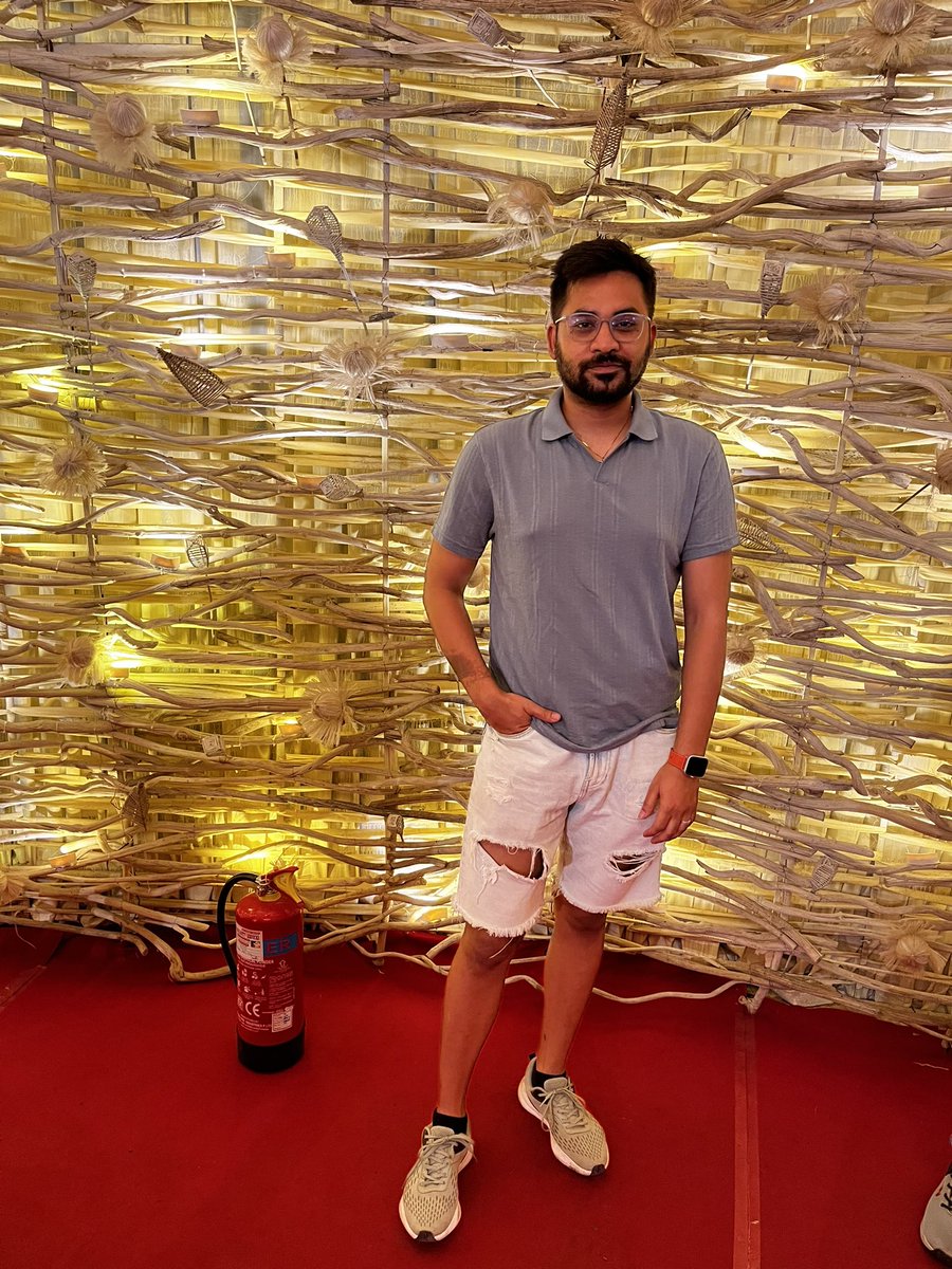 agnivadas's tweet photo. Pandal hopping outfit has to be comfortable https://t.co/f51rY4iqg9
