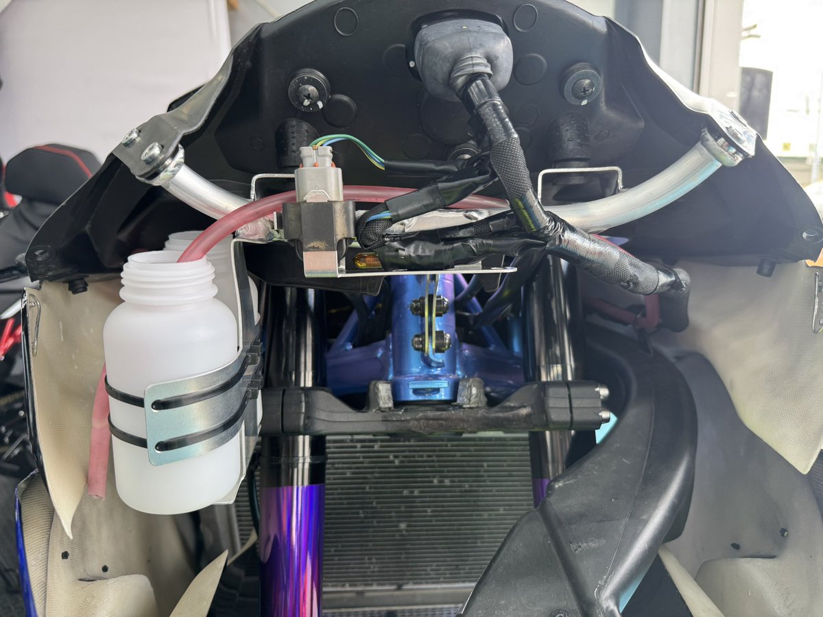 よっし44 tweet media