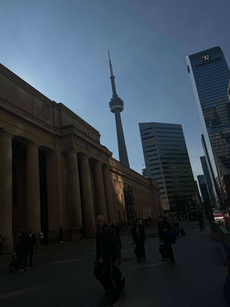 Kates4444's tweet photo. First day In Toronto ✈️❤️ https://t.co/rbhAgJ2yFF