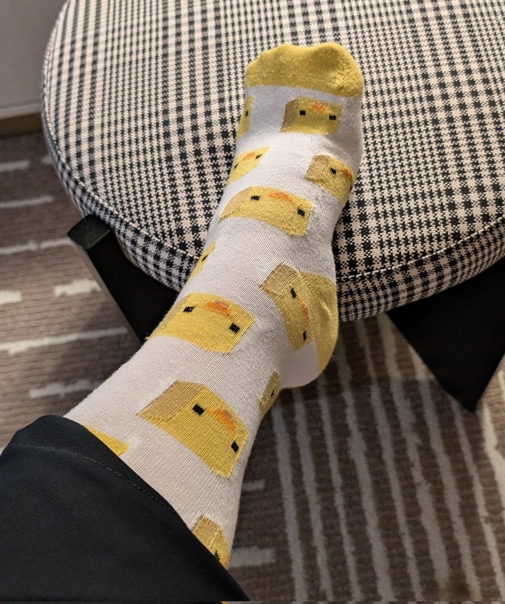 theBIMsider's tweet photo. Last night of #AU2024 means cool retro socks from @lifeatslantis & @lagarsoft_eng If these Minecraft rubber ducky socks could talk, they'd be saying "Block and roll!"
🤘🦆
#QuackIsBack #SockSwag #DuckLife @ADSKCommunity @autodesku https://t.co/xTMA8jr1Fi