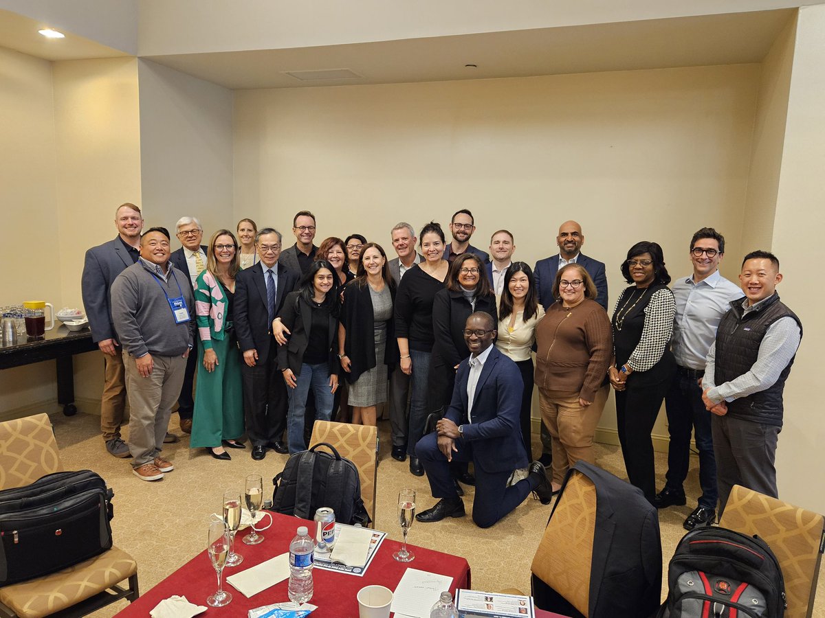 SPA Board of Directors meeting- where the <a href="/PediAnesthesia/">SPA</a> magic happens! I love this group so much ❤️ #PedsAnes peeps are my peeps 🐥