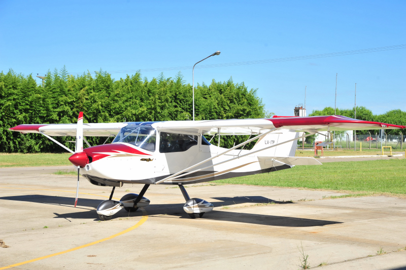 Hola <a href="/MenemMartin/">Martin Menem</a> ! Somos Petrel. Te queremos contactar ya que estamos queriendo reanudar la fabricación de nuestro avión pero hay normas precámbricas heredadas regulatorias que complican todo. Tenemos 4 fuselajes listos para comenzar la producción, esperamos exportar al mundo.