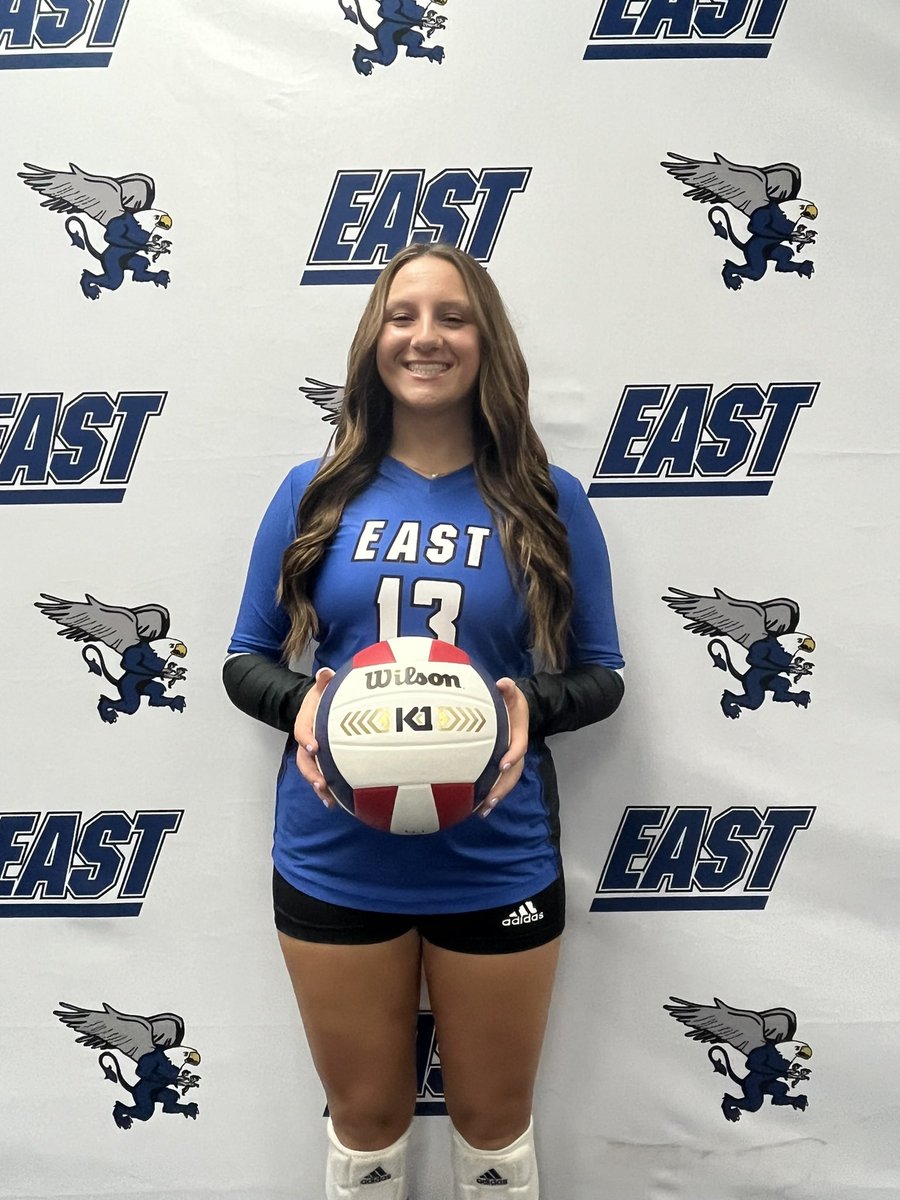 lwegirlsvb's tweet photo. SENIOR NIGHT VICTORY!!! 
LWE (27-4, 7-0) defeats Andrew on Senior Night!  East was led by Tori Tagler (14 assists), Olivia Bohren (7 kills), and Cami Geiger (3 kills, 3 blocks) @LWEastAthletics @illprepvb @Joliet_HN @SouthtownSports https://t.co/k8FX1uk24o