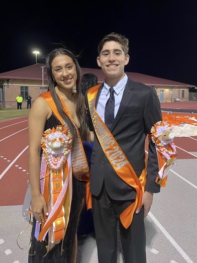 BASKETBALL HOMECOMING REPRESENTATIVES 👑
Good Luck to Leonardo Gonzalez &amp; Evali Idrogo Tonight Representing our Boys &amp; Girls Basketball Programs!! 🏀 #Homecoming #UHS #Basketball
