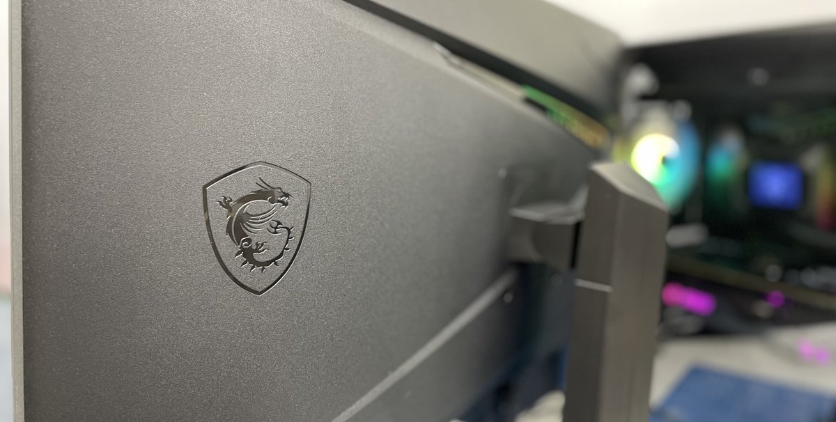スーパーカーのテールライトのごとく輝くRGBラインはユーザーのゲーミングライフを彩ります
#MSI #PCモニター #ゲーミングモニター https://t.co/YuYc9vnb7r
