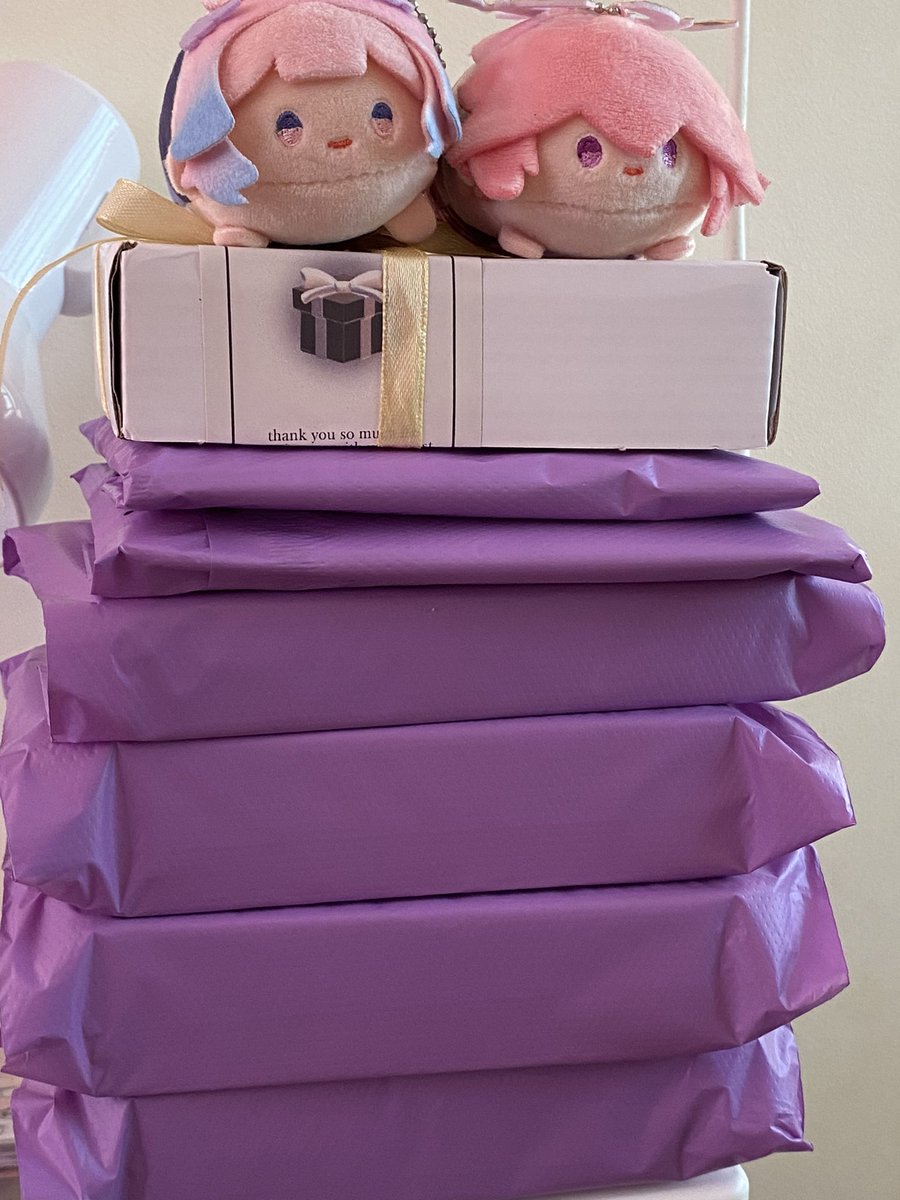 xiaoprio's tweet photo. 𓇼𓏲 #yaenotifs 📣

80% of ohs &amp; items from hatian packed ! sorry i had to use small bubble mailers sa iba, pinapaubos q nalang yung mga natira dito so i can restock ><

shipping will be tomorrow! 🤍 https://t.co/gbeUjMXKE2