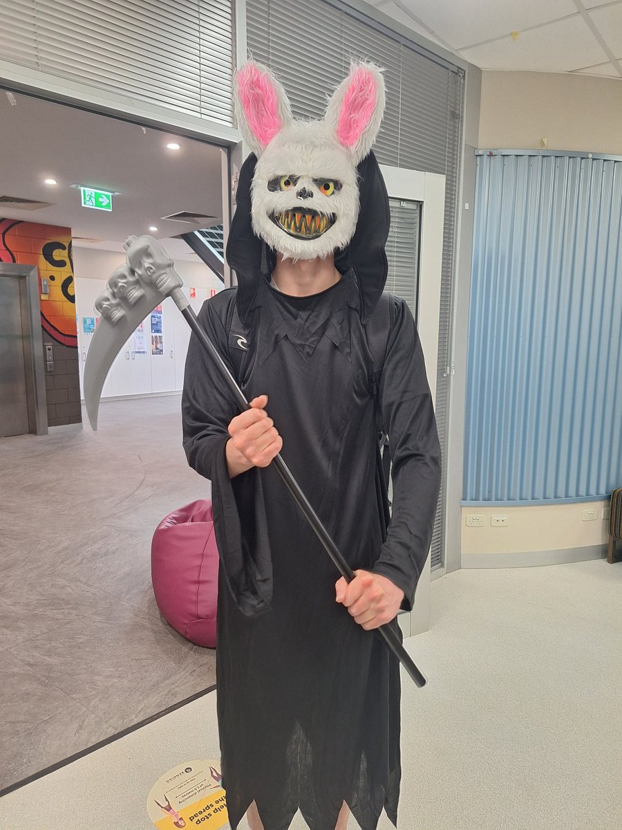 DohntTony27's tweet photo. Look out, it's the bunny grim reaper! https://t.co/DBzCNjRKsq
