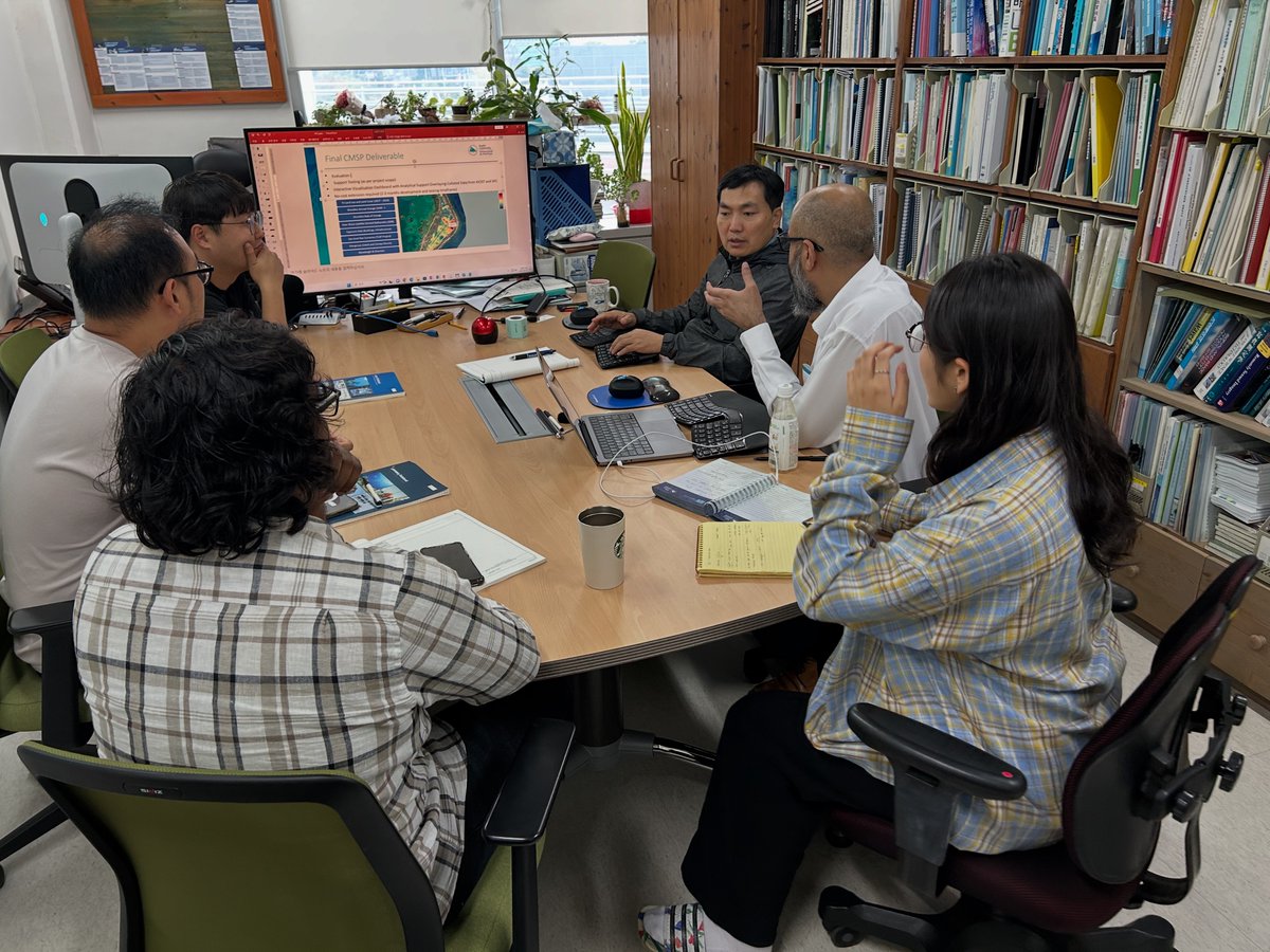 sachin1618's tweet image. Privileged to spend a week designing #EO components of coastal/marine spatial planning projects for PICTs and its technical implementations at #KIOST (Korea Institute of Ocean Science and Technology) in Busan. @DEarthPacific
