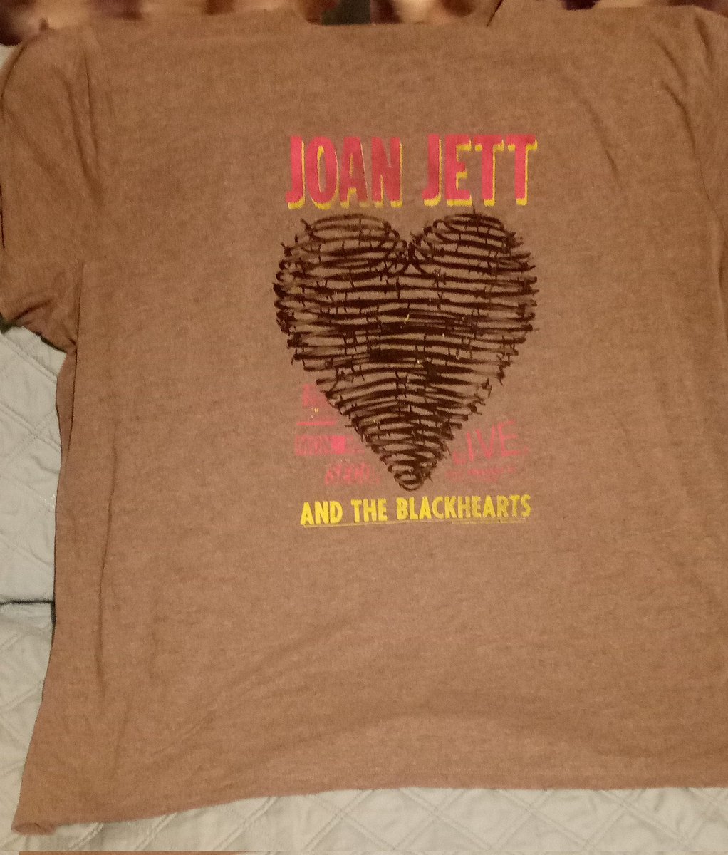 HorrorMovieFan9's tweet photo. Love my new shirt from goodwill! ๐ฅฐ๐๐งก๐ค๐ป#joanjettandtheblackhearts #joanjett #goodwill #goodwillfind https://t.co/1Cqq46jqyS