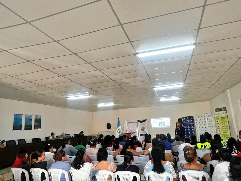 👥 En coordinación con la Municipalidad de Puerto Barrios, Izabal, llevamos a cabo un proceso formativo dirigido a mujeres que participan en talleres de capacitación técnica impartidos por la Municipalidad. 📚
