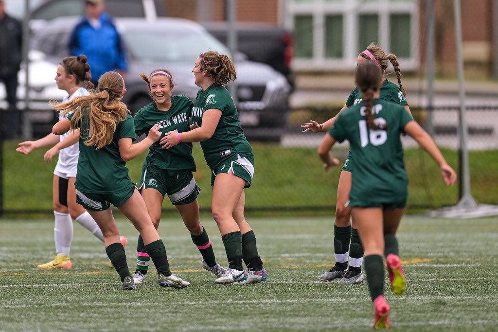BIG win tonight at home on Senior Night, 3-0 over Carver. 

Goals
⚽️ B. Howley assisted by C Agnew 
⚽️ C. Philips to Z. Maslanka
⚽️ A. Williamson to S. Fleitas