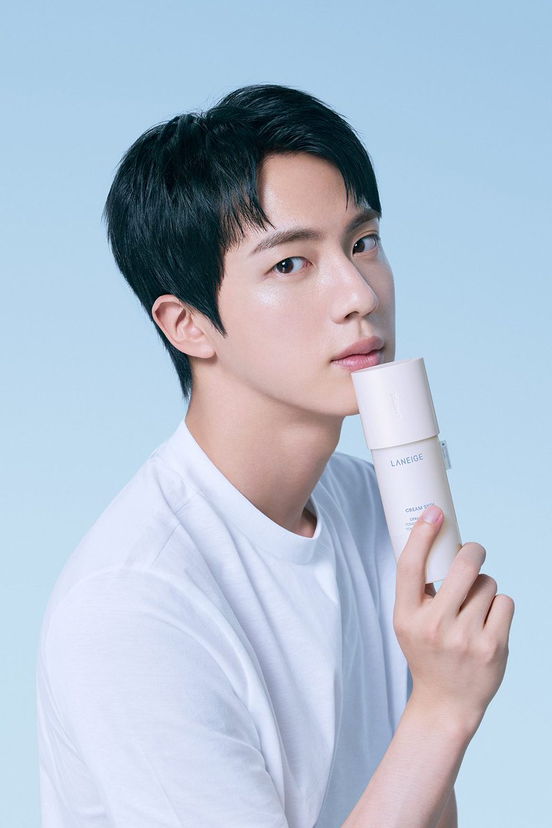 laneige_us's tweet photo. 🧑‍🔬Lab-Tested, Glow-Approved ✨ Our Cream Skin helps you get that glow like BTS Jin along with: 

🤍 Noticeably firmer skin
🤍 Strengthened skin barrier 

Cream Skin is available on Sephora and Sephorat at Kohls 

#Laneige #Jin #Creamskin https://t.co/6etqMtLuTe