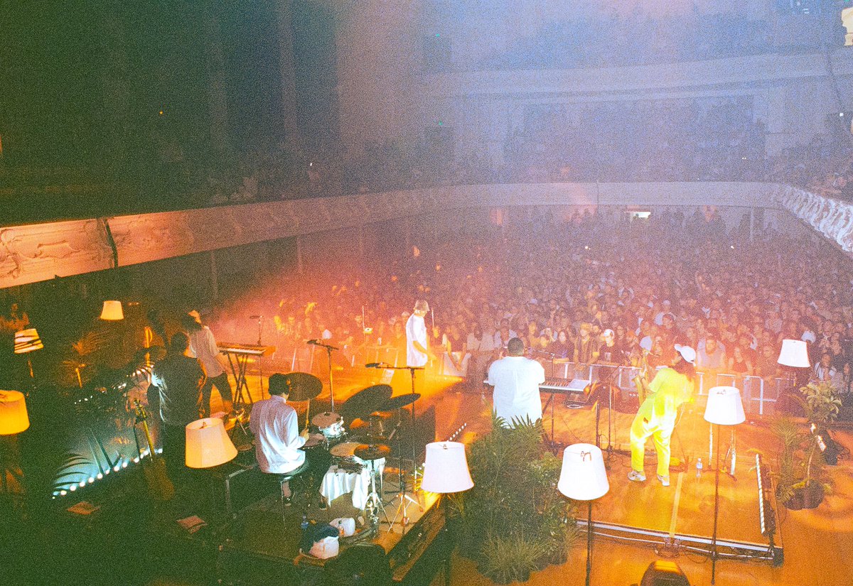 100percentgood_'s tweet photo. Friday night at the Avantdale show, streaming now. @TomScottYGB https://t.co/3Vh8cRDZTo