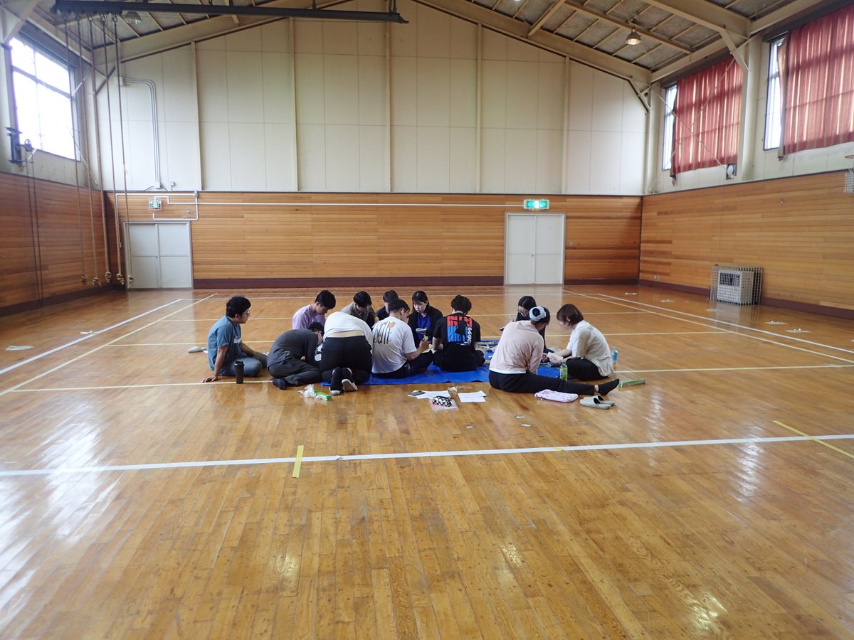 BgcEes's tweet photo. ７月１７日から２１日の５日間，道東の根室半島および野付半島において地球圏科学実習を実施しました．根室半島では泥炭を採取し，記載を行いました．野付半島では地形と浜辺の礫の観察・計測を行い，砂嘴の形成を考察しました．北海道新聞さんの取材を受けました． https://t.co/mzYdZV3MTl