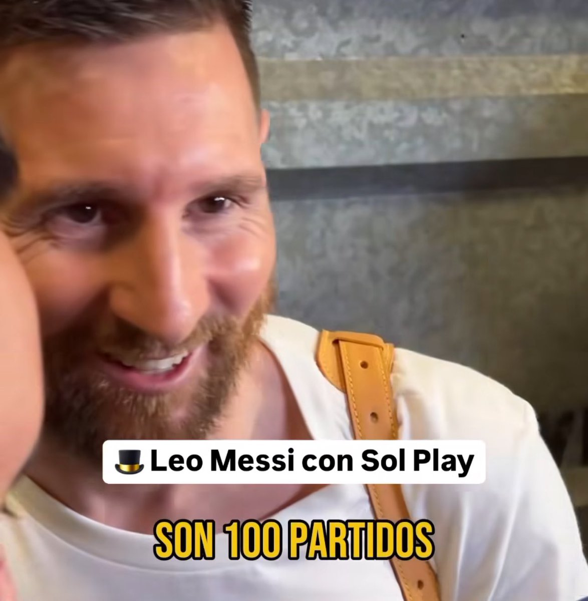 Este es mi amigo <a href="/SantiSotto/">Santiago Sotto</a>! Le hizo una nota a Messi y estamos buscando alguna imagen desde otro ángulo donde se vea a él de frente con Lío…nos ayudan? <a href="/gastonedul/">Gastón Edul</a> <a href="/FlavioAzzaro/">Flavio Azzaro</a> <a href="/afa/">AFA</a>