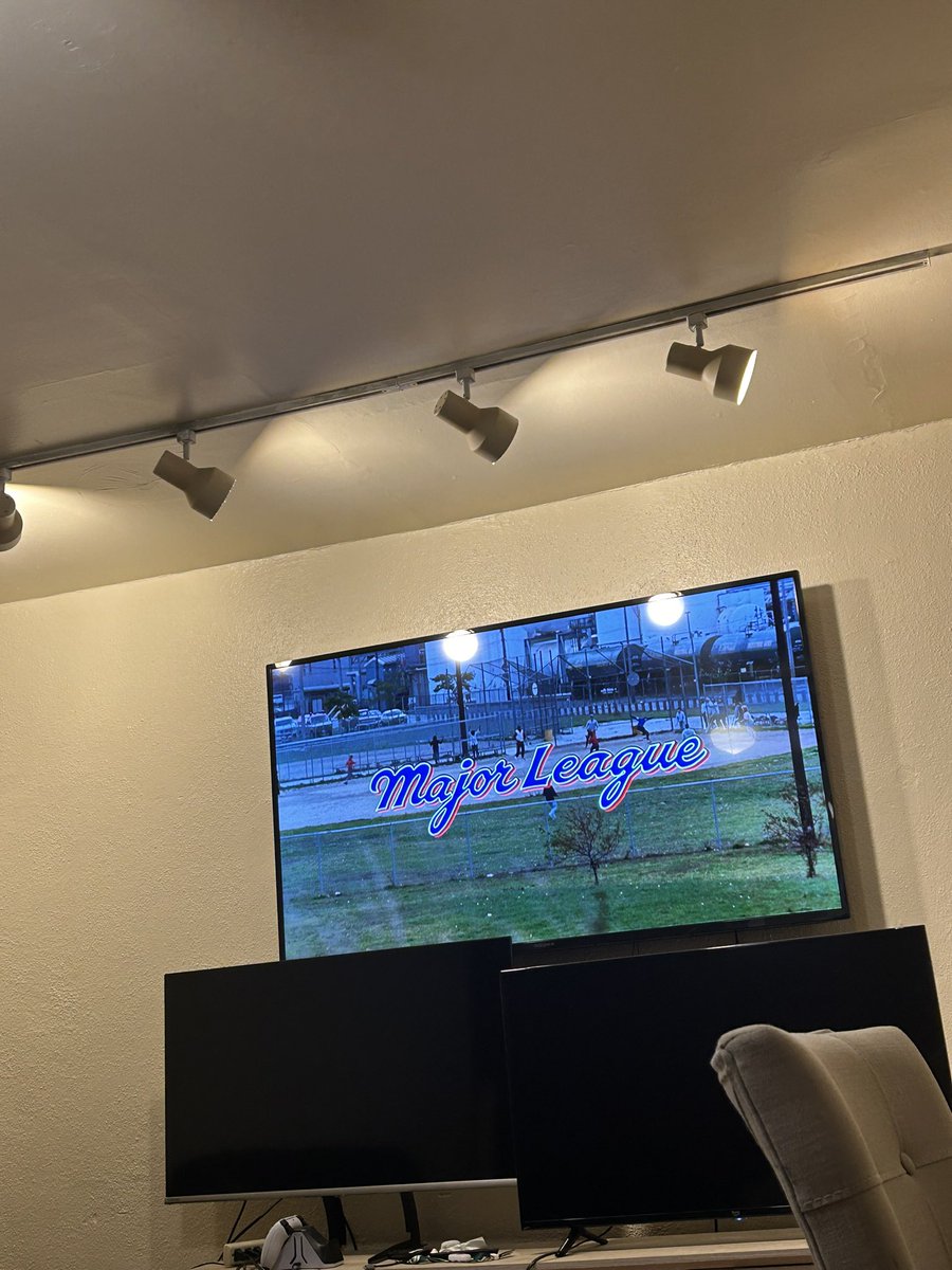 What’s Luis Gil know about this. #fortheland