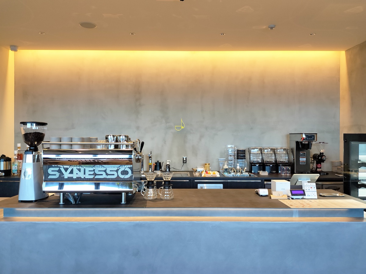 mmpweb's tweet photo. 『GOOD SOUND COFFEE』の店内BGMを、マスターマインドプロダクションが担当しました。360°音に包まれた空間でここでしか味わえない「音」と「コーヒー」を楽しめるカフェ。そのコンセプトに合わせたオリジナルプレイリストで、店内音空間を演出しています。 https://t.co/fdGfR4MxEH