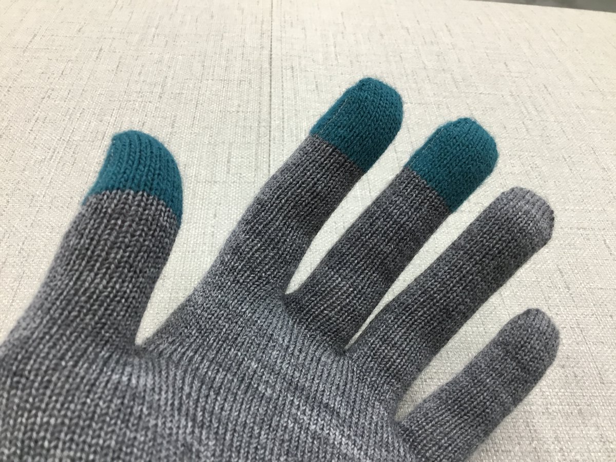 Ishii_Kofu's tweet image. アートスポーツスタッフ愛用品紹介‼️

R×L
#メリノウールグローブ シリーズ

・ウォッチウィンドウ
手袋をつけたまま、アウトドアウォッチの操作が可能‼️

・スマートフォン対応

厚みは2種類
ミッド(チャコール×グリーン)
ライト(チャコール)
好みに合わせて選べます👍

ぜひ店頭でお試しください‼️