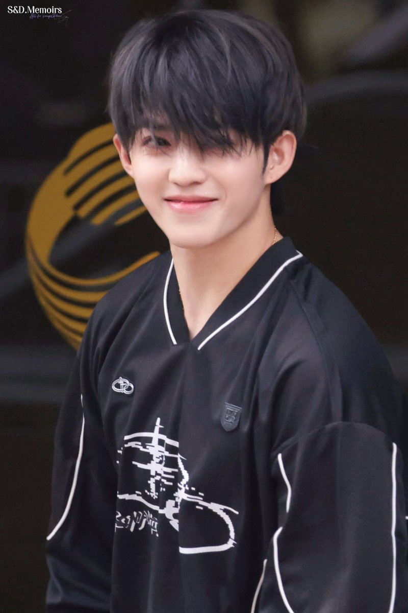 SDMemoirs's tweet photo. 241018
KBS 뮤직뱅크

✌🏻🍒

#에스쿱스  #SCOUPS 
#승철  #최승철 
#세븐틴  #SEVENTEEN https://t.co/pZNchvRZwe