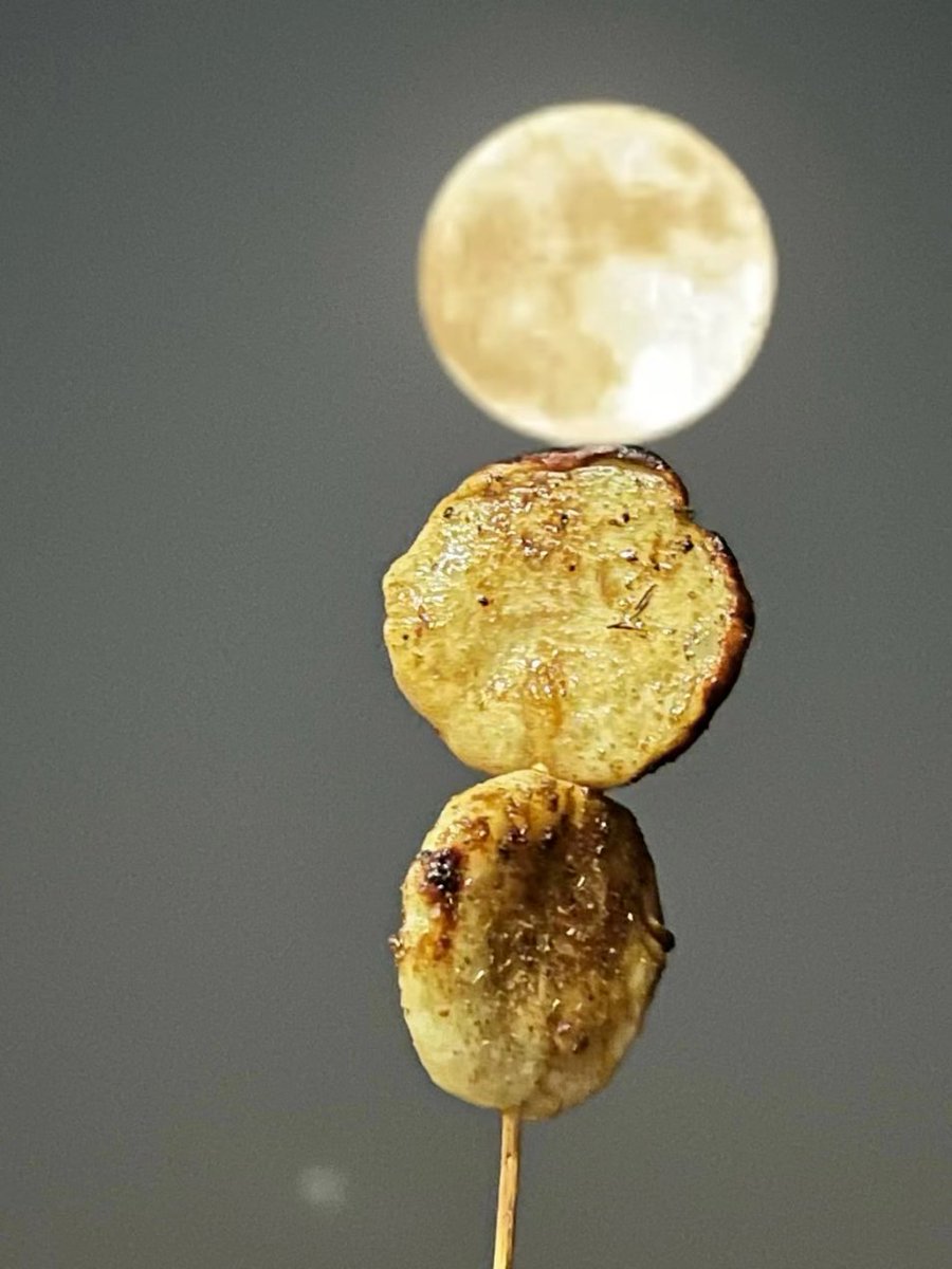 makemakeshow's tweet photo. 昨晚这烧烤，配置可以吧！🌕🌕😋😋 https://t.co/DqiUB4FMpw
