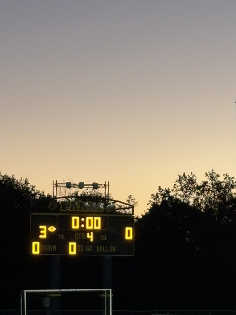 panas_fh's tweet photo. What an amazing night celebrating our Seniors and getting a WIN! 💙💛 @PanasSports @lcsdwphs @LakelandPanas https://t.co/igGyHj8jwS