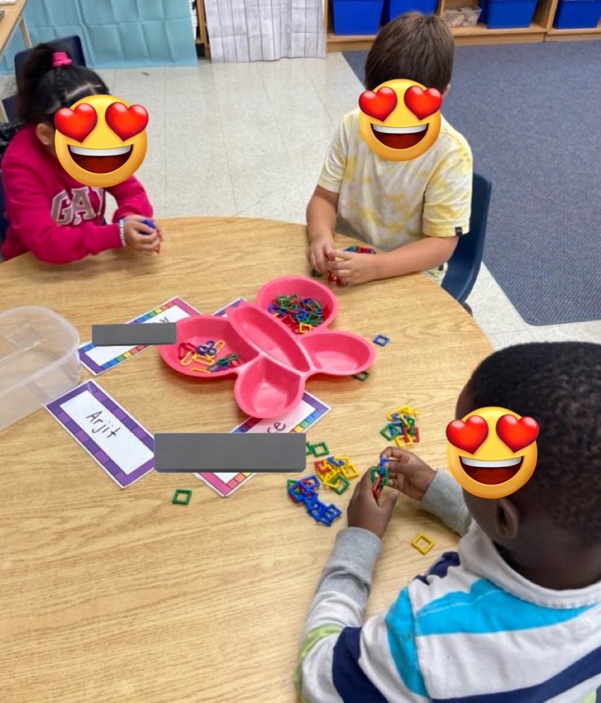 B6MrsVanAlphen's tweet photo. Our October math has been a focus on sorting using a variety of sorting rules. https://t.co/9l1rtsn5El