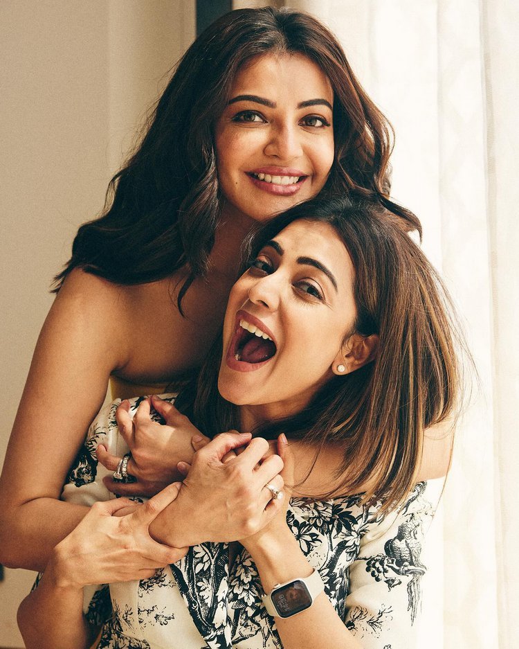 Photos : #KajalAggarwal with #NishaAggarwal 

gallery.123telugu.com/content/slides…

#123telugu