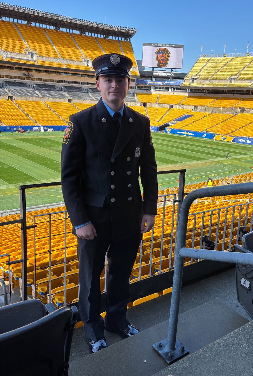 Proud of former Dawg <a href="/tre_junker/">Tre Junker</a> who graduated from the Pittsburgh Fire Bureau with recruit class 134 and was sworn in as a city of Pittsburgh Fire Fighter. Love seeing our former players having success in life after baseball ends! 🔥 💪
#dawgsfsmily #likefatherlikeson #realworld