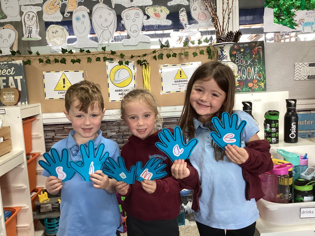 Plasyfelin Primary (@plasyfelin) on Twitter photo Shwmae 👋from Dosbarth 2! <a href="/EAS_Cymraeg/">Cefnogi'r Gymraeg</a> <a href="/EAS_LLCEnglish/">EAS Language, Literacy & Communication</a> #ambitiouscapable Shwmae 👋from Dosbarth 2! <a href="/EAS_Cymraeg/">Cefnogi'r Gymraeg</a> <a href="/EAS_LLCEnglish/">EAS Language, Literacy & Communication</a> #ambitiouscapable