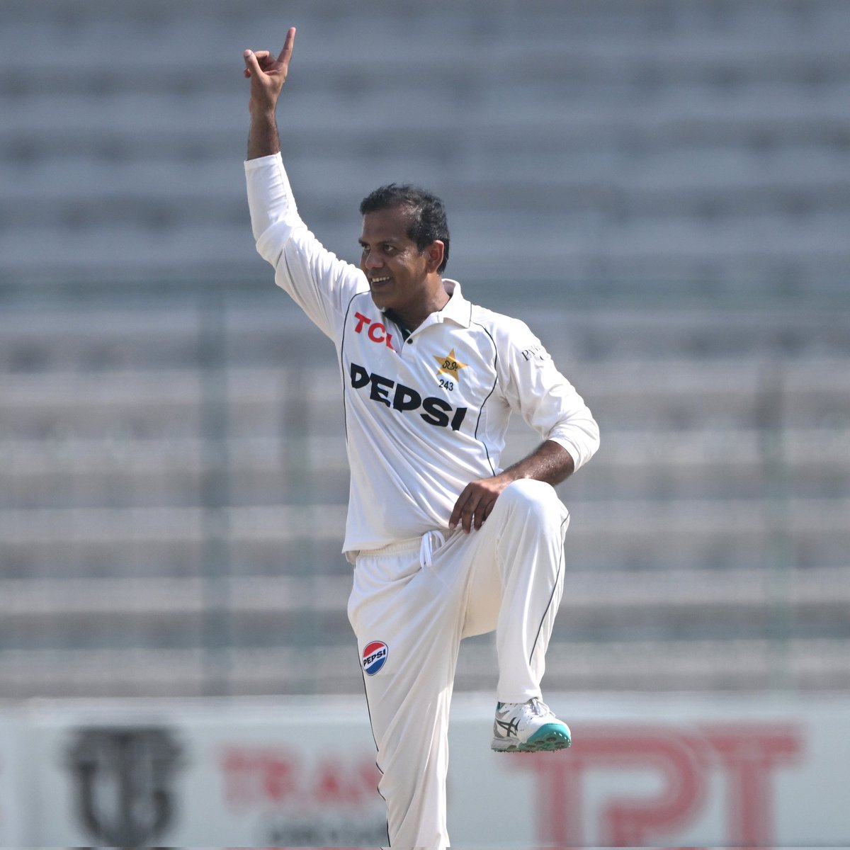 Finally
Finally
Allhumdillah Pak 2nd test match England se Jeet Gai
#INDvNZ
#PAKvsENG
#