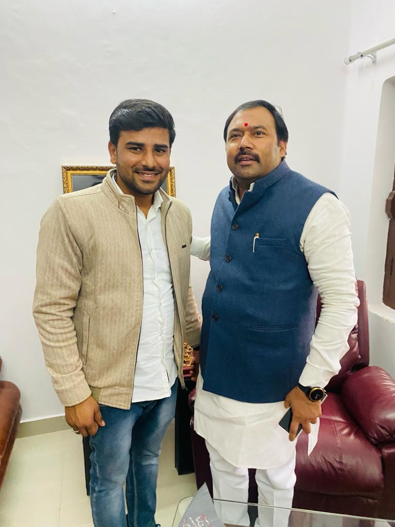 Divyans12857445's tweet photo. भाजपा अवध क्षेत्र के क्षेत्रीय अध्यक्ष बड़े भाई श्री Kamlesh Mishra जी आपको प्रणाम सहित जन्मदिन की हार्दिक बधाई व शुभकामनाएं।
@kamlesh4lmp https://t.co/vvPOsZ4DQq