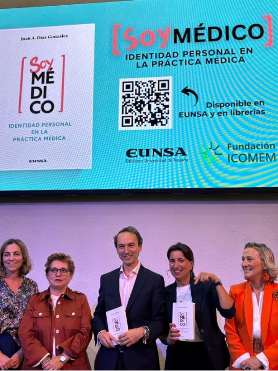 📖 La <a href="/Fundacionicomem/">Fundación ICOMEM</a>  presenta el libro “Soy médico” del Dr. Juan Antonio Díaz. Una obra que explora la identidad médica desde el humanismo.

👩‍⚕️ "Nos hace mejores médicos y personas", destaca la Dra. Luisa González, presidenta de la Fundación

👉 acortar.link/YkUvgP