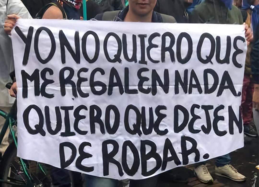 NikolayOCDC's tweet photo. No faltan recursos, nos sobran ladrones 🐀 https://t.co/XRpE6EmI7F