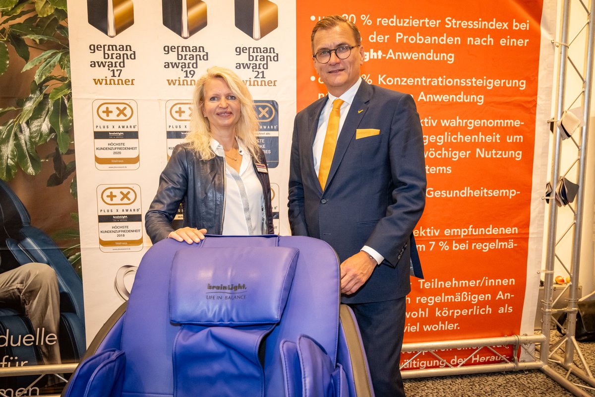 brainLight (@brainlightgmbh) on Twitter photo Die brainLight GmbH nahm am 47. Deutschen Steuerberatertag 2024 in Hamburg (14. & 15.10.) teil. Im Bild brainLight-Senior Vice President Sales <a href="/BettinaUlrich/">Bettina Ulrich</a> und Torsten Lüth, Präsident des Deutschen Steuerberaterverbandes e.V. Foto: ©Ecke&Schweizer. Die brainLight GmbH nahm am 47. Deutschen Steuerberatertag 2024 in Hamburg (14. & 15.10.) teil. Im Bild brainLight-Senior Vice President Sales <a href="/BettinaUlrich/">Bettina Ulrich</a> und Torsten Lüth, Präsident des Deutschen Steuerberaterverbandes e.V. Foto: ©Ecke&Schweizer.