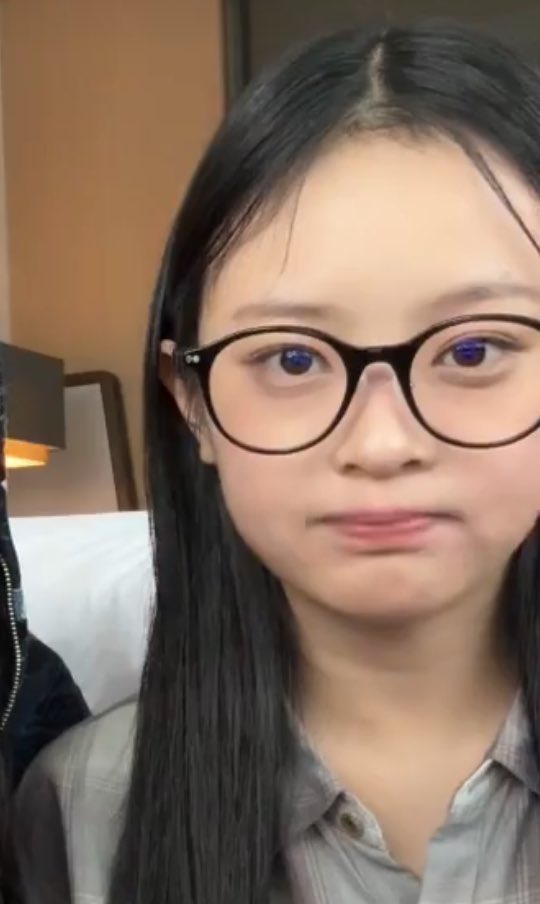 k1m_kitty's tweet image. 니 몇살이야