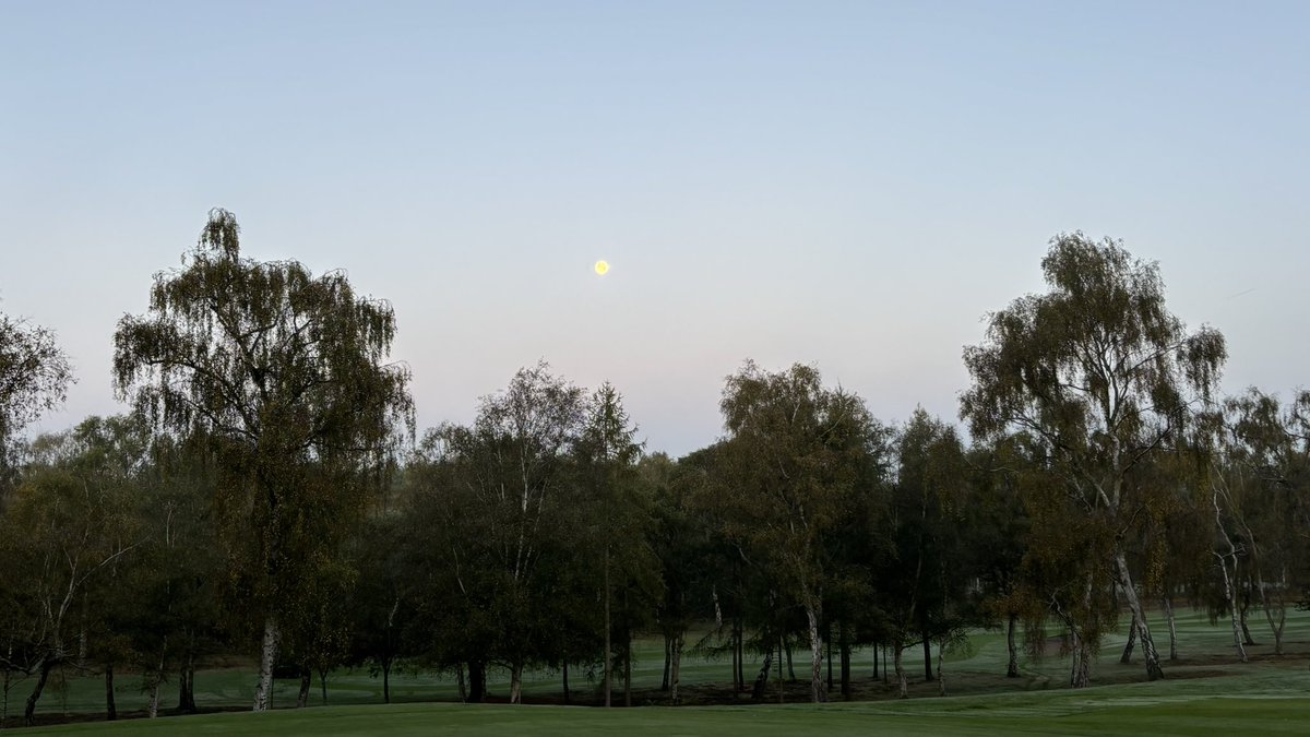 mfahy85's tweet photo. Morning in kings Lynn @WeatherAisling @ChrisPage90 https://t.co/mj56ilJN7E