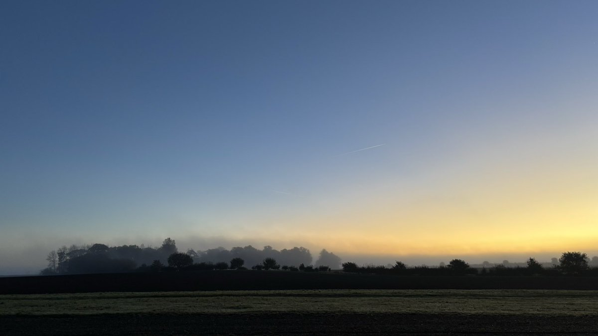 mfahy85's tweet photo. Morning in kings Lynn @WeatherAisling @ChrisPage90 https://t.co/mj56ilJN7E