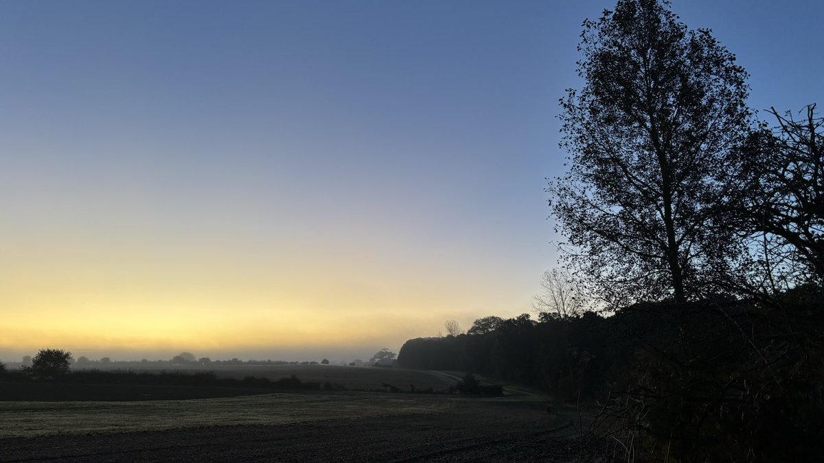mfahy85's tweet photo. Morning in kings Lynn @WeatherAisling @ChrisPage90 https://t.co/mj56ilJN7E