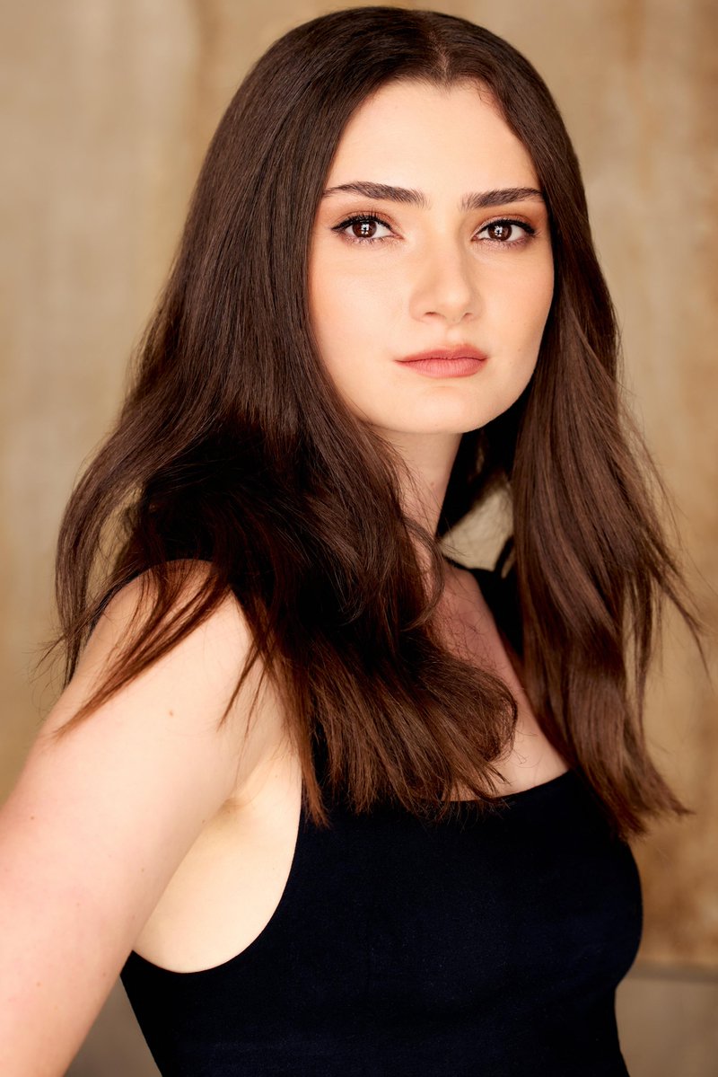 celebcrush4922's tweet photo. Happy Birthday Emily Robinson 🎂🌷
#HappyBirthday #EmilyRobinson https://t.co/a2hdWjIkwE
