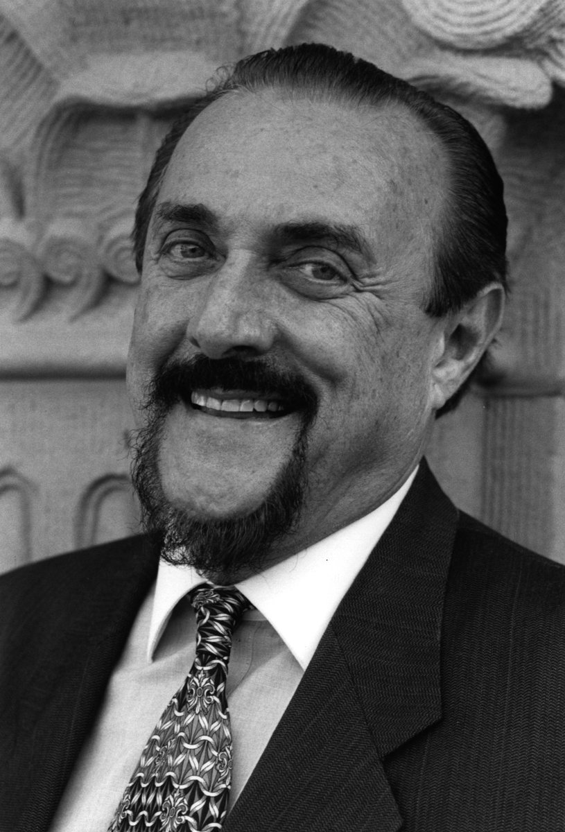 Zemřel Philip Zimbardo, psycholog s obrovským rozhledem a zajímavými nápady, který posunul poznání ve společenských vědách. Naposledy jsem od něj četl výbornou knihu Odpojený muž aneb jak technologie připravují o mužství (napsané s Nikitou Coulomb). Zimbardo měl přesně ten