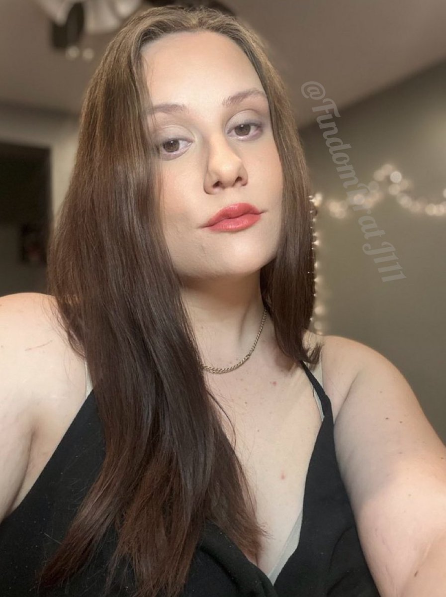I’m so prettyyyy , perfect match for robbing you.