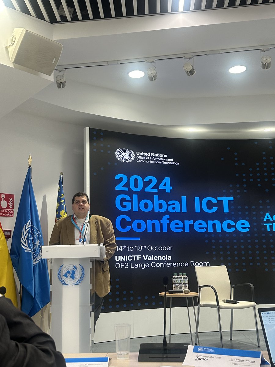 UN_OICT's tweet image. Brian Dershowitz, Senior Director at @BCIU &amp;amp; Ester Olivas Cáceres, Director General of Entrepreneurship and Internationalization, Ministry of  Innovation, Industry, Trade and Tourism, Government of Valencia, welcome attendees and speaker for a Gallery Walk Panel at #TechCon2024!