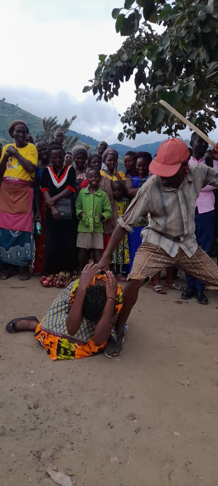 yawefoundation's tweet photo. Our cultural troupe is in the communities of @FortPortalCity1 using music, poems, role plays to dessiminate information on nutrition as well as addressing harmful social, gender and cultural norms guided by a technical person and #CASCADE trained reference member. #worldfoodweek https://t.co/1HOEn1f4Co