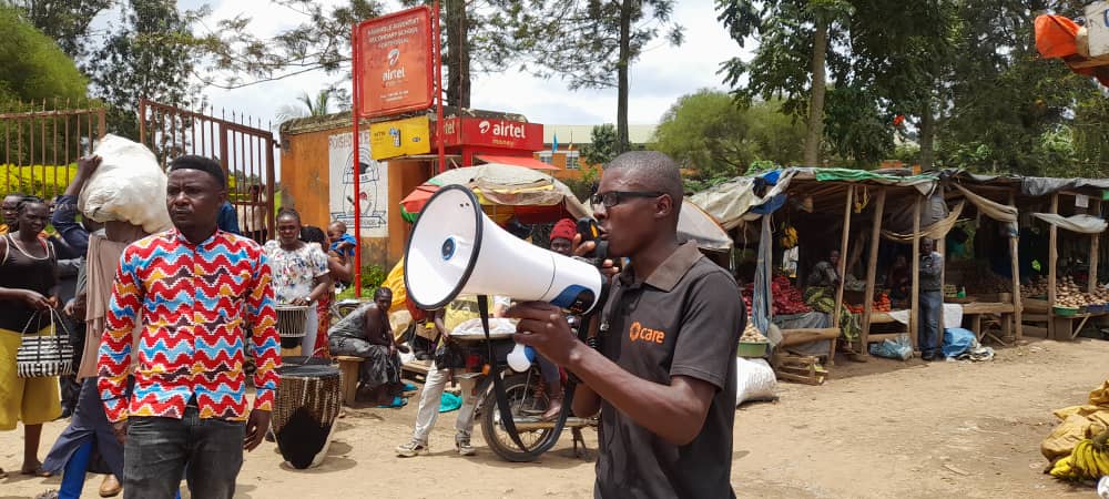 yawefoundation's tweet photo. Our cultural troupe is in the communities of @FortPortalCity1 using music, poems, role plays to dessiminate information on nutrition as well as addressing harmful social, gender and cultural norms guided by a technical person and #CASCADE trained reference member. #worldfoodweek https://t.co/1HOEn1f4Co