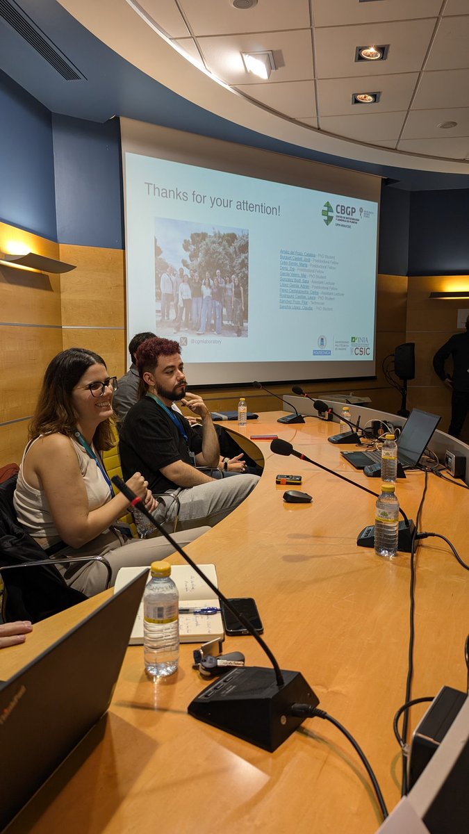 SEBiBC_es's tweet image. Our brilliant scientist Ana Hernández opens the final oral session on tool development, presenting a new method called ODG for orthologous groups tree-based analysis. #Bioinformatics #ToolDevelopment #ODG #congresosebibc2024